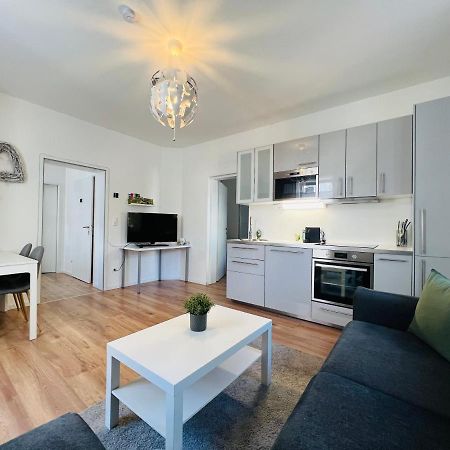 White Inn - Kuschelige Ferienwohnung Mürzzuschlag Zewnętrze zdjęcie